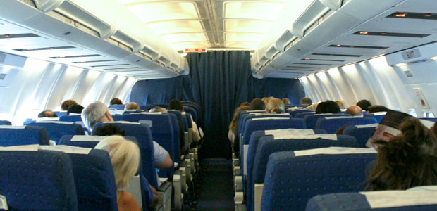 Reglas de etiqueta en autobuses y aviones